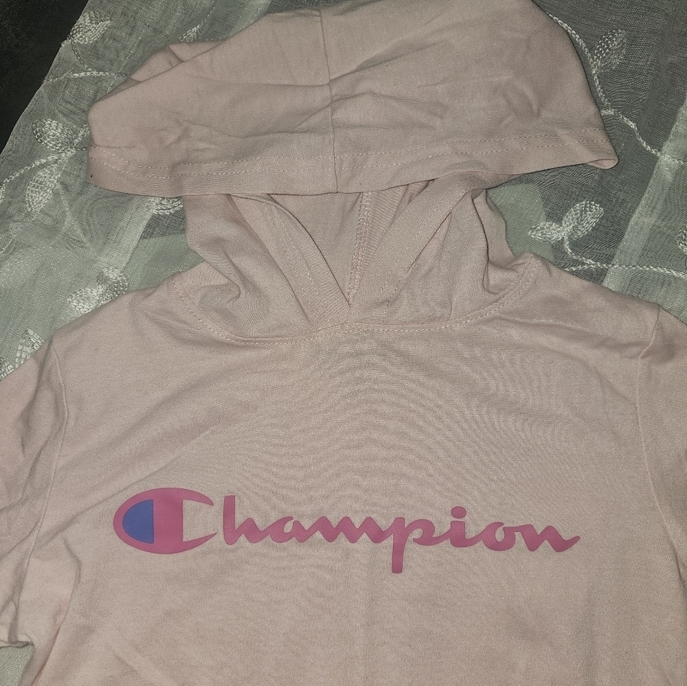 Kids champion hooded long sleeve tee SM. Playground friendly winter cozy… - Picture 2 of 5